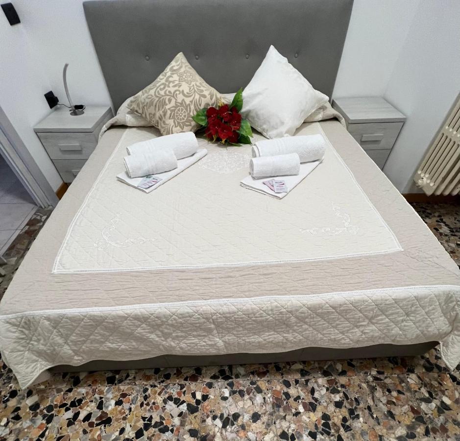 Casa Vacanza Elena فيرونا المظهر الخارجي الصورة
